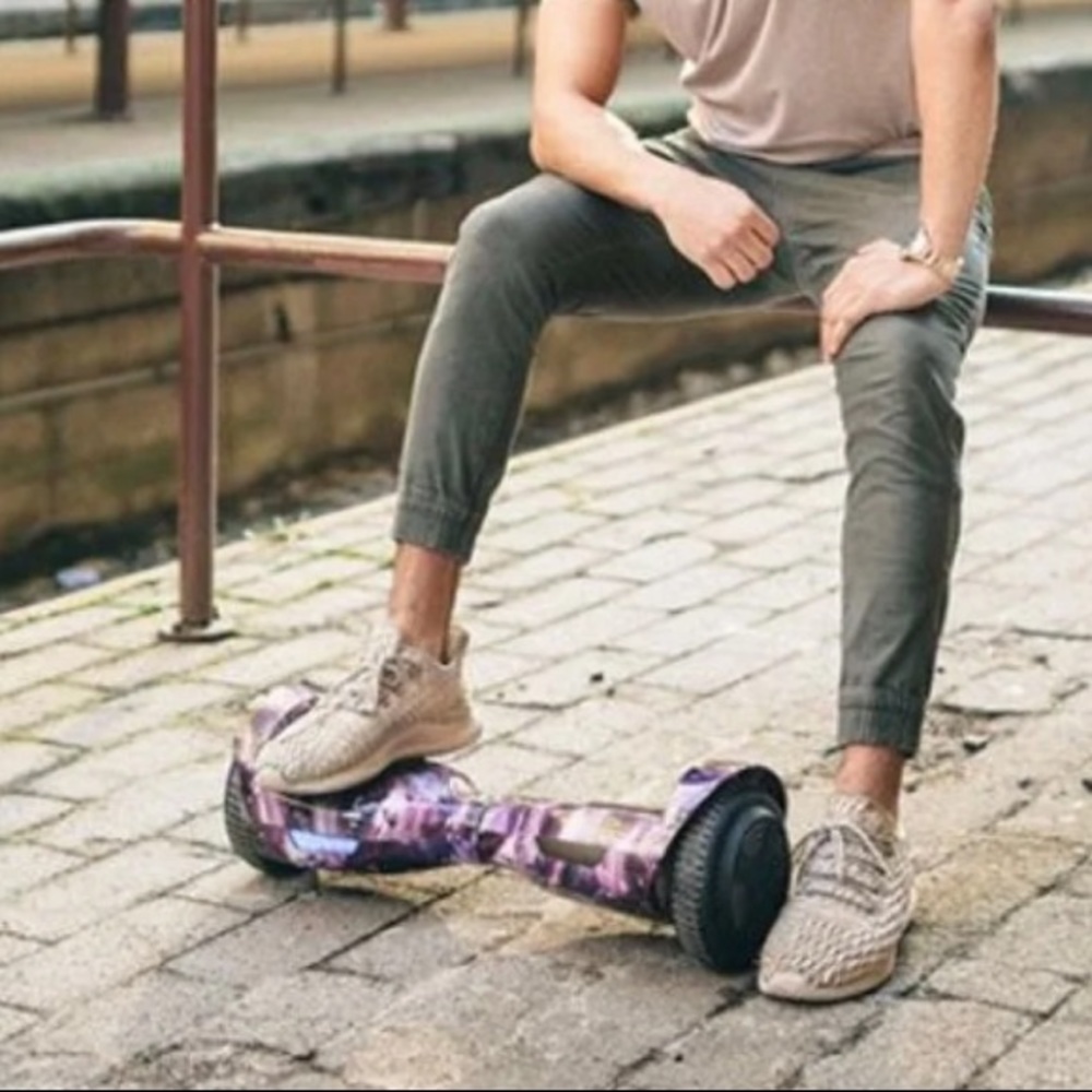 Hoverboard HELIX BRAND NEW. BUILT IN BLUETOOTH SPEAKER